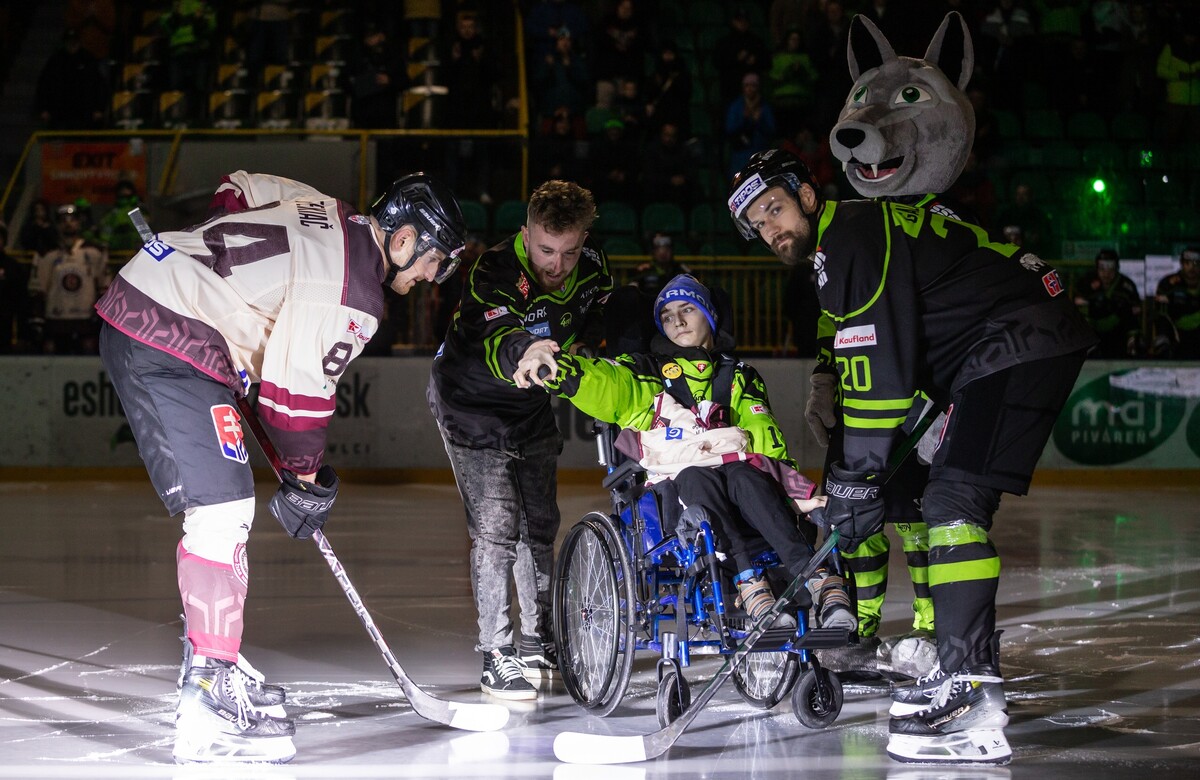 hockey day a moto3