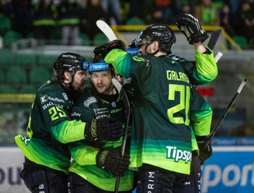 hockey-day3-031_original
